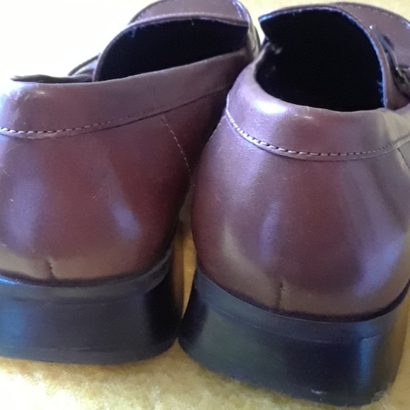 Shoes - Picture 2 of 4